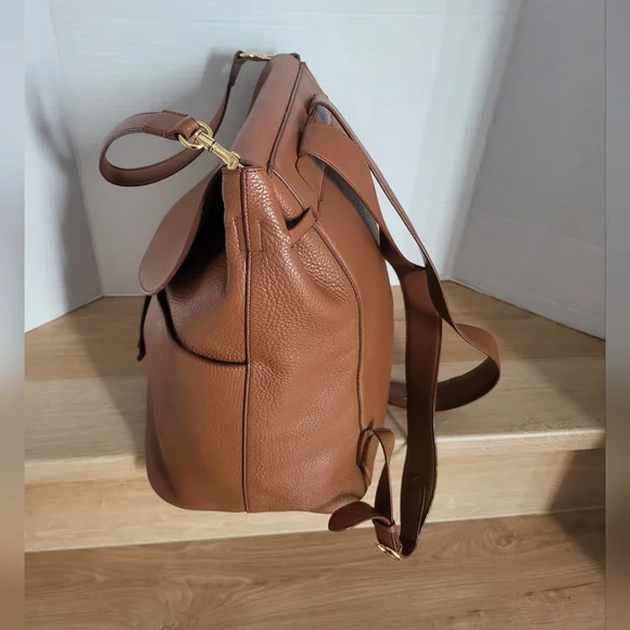 Cuyana Genuine Leather Backpack Womens.